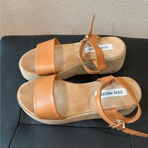 Steve Madden leather platform sandals sz. 8.5 NWOT